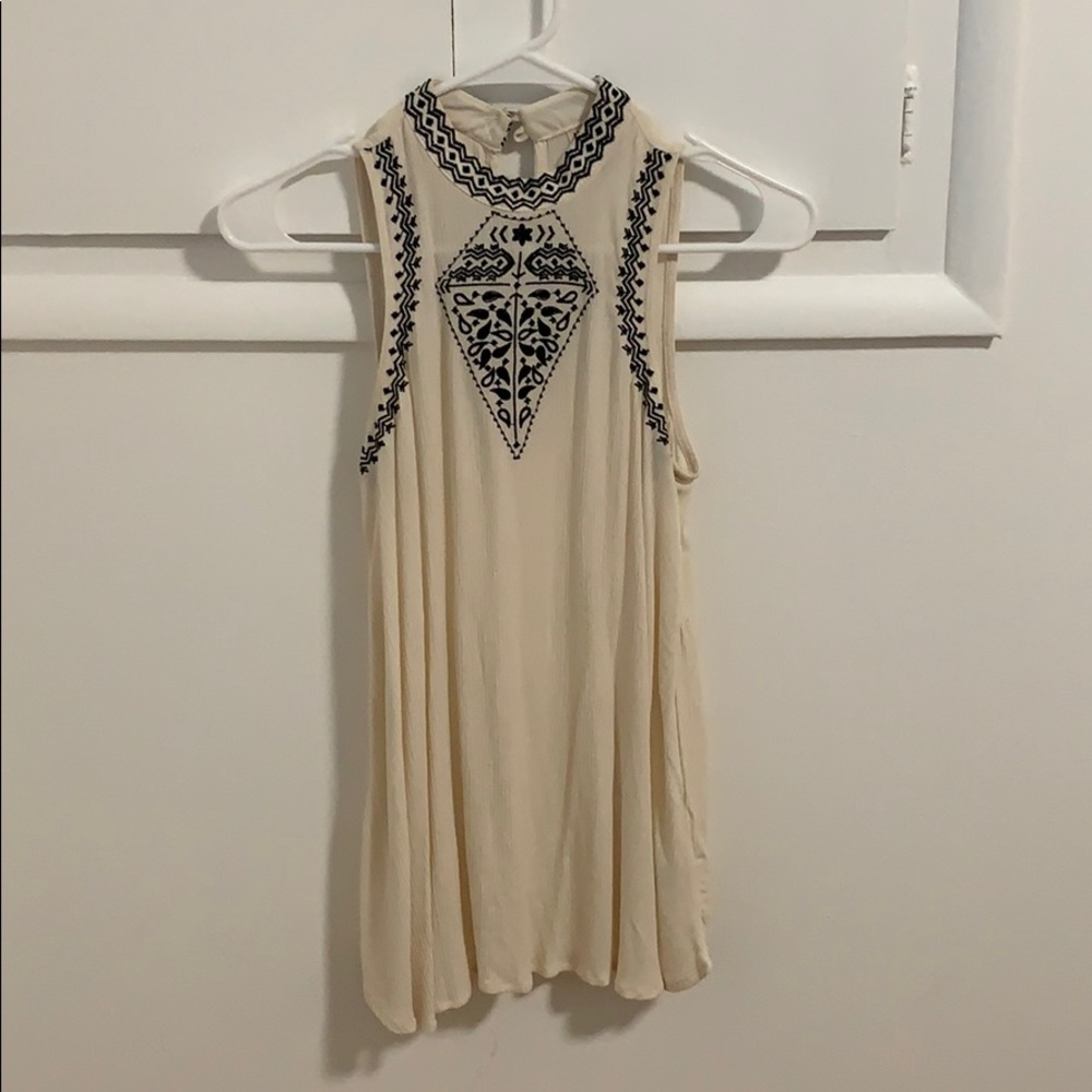 Mossimo cute embellished blouse